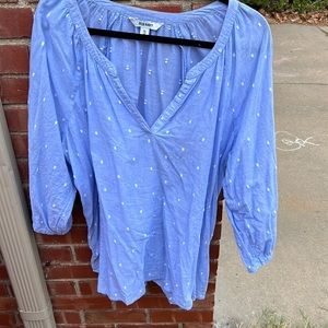 Old Navy 3/4 sleeve blouse light blue with white stitch detailing v-neck